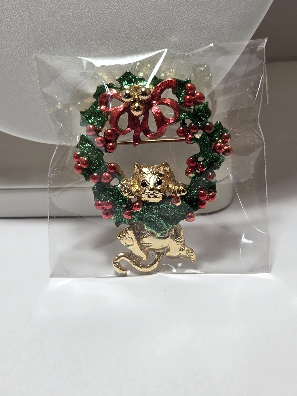 AJC Gold Cat Wreath Holiday Brooch - Green and Red Enamel - Picture 10 of 13